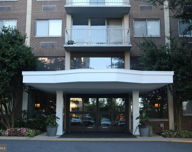 2059 Huntington Avenue - Photo Thumbnail 21