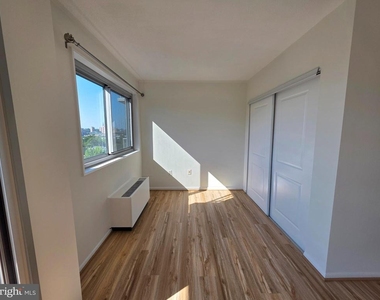 2059 Huntington Avenue - Photo Thumbnail 6