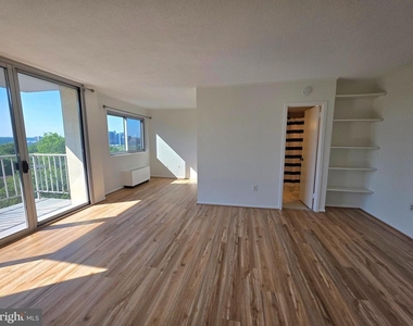 2059 Huntington Avenue - Photo Thumbnail 8