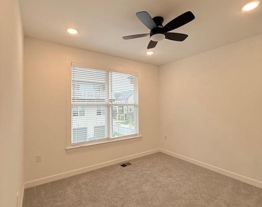 4904 Chelan Crossing - Photo Thumbnail 17