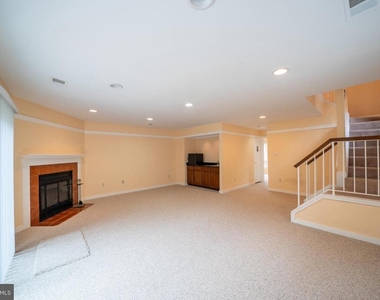 10168 Turnberry Place - Photo Thumbnail 20