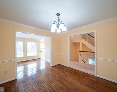 10168 Turnberry Place - Photo Thumbnail 4