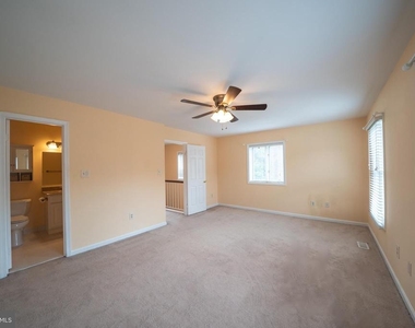 10168 Turnberry Place - Photo Thumbnail 17
