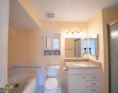 10168 Turnberry Place - Photo Thumbnail 18