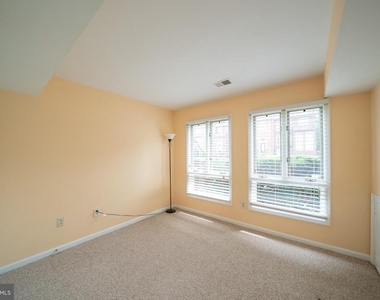 10168 Turnberry Place - Photo Thumbnail 25
