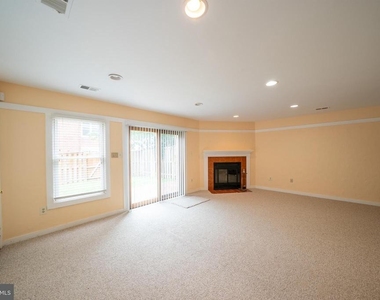 10168 Turnberry Place - Photo Thumbnail 21