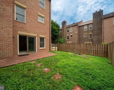 10168 Turnberry Place - Photo Thumbnail 29