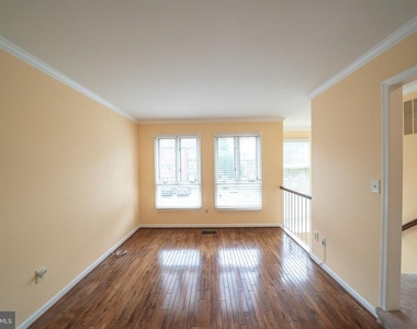 10168 Turnberry Place - Photo Thumbnail 5