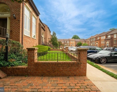 10168 Turnberry Place - Photo Thumbnail 1