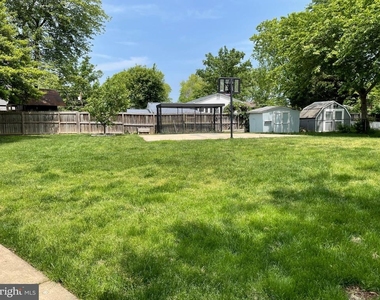 8011 Beckner Court - Photo Thumbnail 19