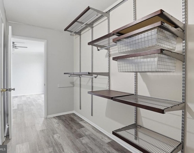 8601 Sacramento Drive - Photo Thumbnail 12