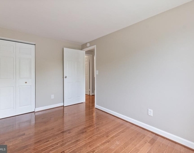 8454 Rippled Creek Court - Photo Thumbnail 9