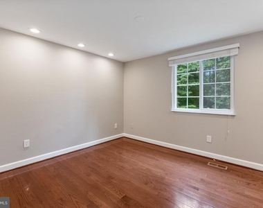 8454 Rippled Creek Court - Photo Thumbnail 6