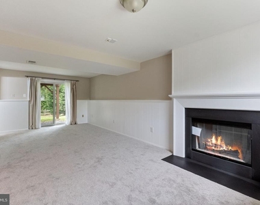 8454 Rippled Creek Court - Photo Thumbnail 12