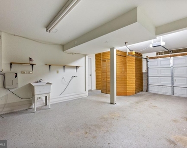8454 Rippled Creek Court - Photo Thumbnail 16