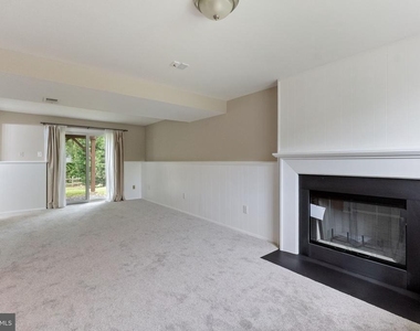 8454 Rippled Creek Court - Photo Thumbnail 13