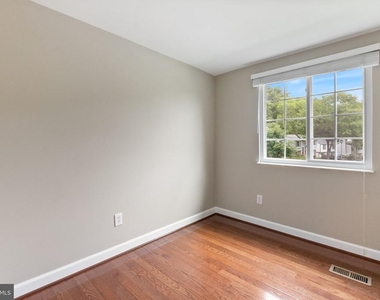 8454 Rippled Creek Court - Photo Thumbnail 10