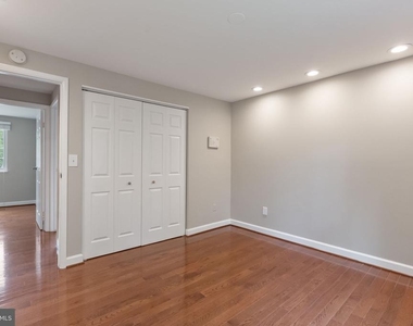 8454 Rippled Creek Court - Photo Thumbnail 7