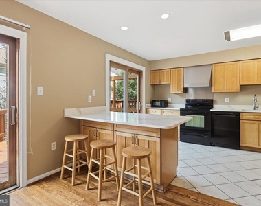 6168 Forest Creek Court - Photo Thumbnail 8