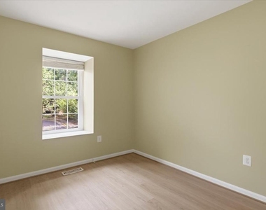 6168 Forest Creek Court - Photo Thumbnail 16