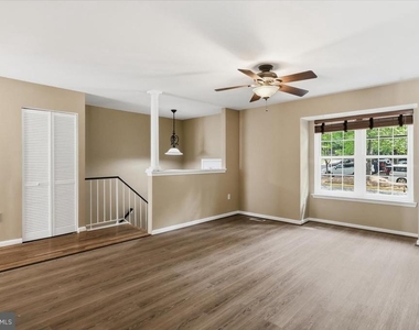 6168 Forest Creek Court - Photo Thumbnail 5