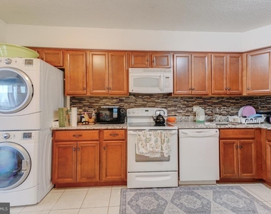 3713 S George Mason Drive - Photo Thumbnail 9