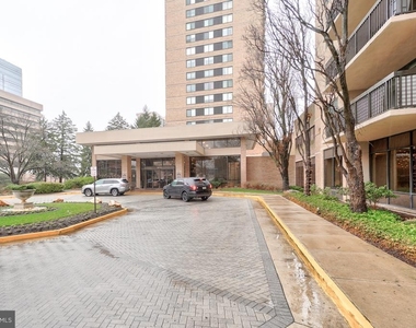 3713 S George Mason Drive - Photo Thumbnail 2