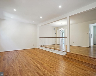 3162 Borge Street - Photo Thumbnail 4