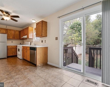 612 Emily Lane - Photo Thumbnail 6