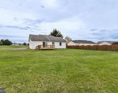100 Heathrow Lane - Photo Thumbnail 20