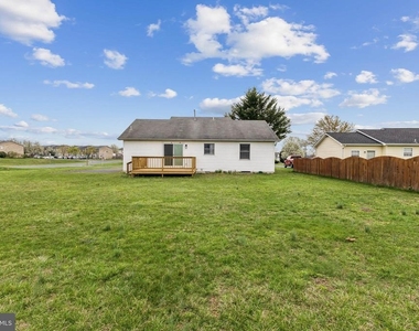 100 Heathrow Lane - Photo Thumbnail 22