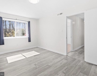 10025 Fair Woods Drive - Photo Thumbnail 7