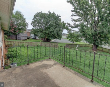 113 Thornton Court - Photo Thumbnail 30