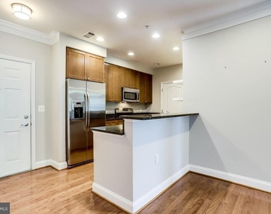 1115 Cameron Street - Photo Thumbnail 4