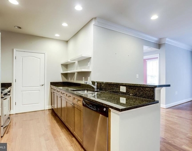 1115 Cameron Street - Photo Thumbnail 3