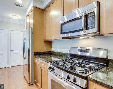 1115 Cameron Street - Photo Thumbnail 7