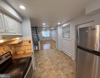 2425 S Warnock Street - Photo Thumbnail 3