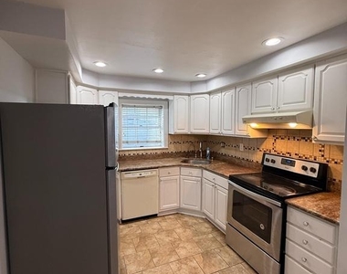 2425 S Warnock Street - Photo Thumbnail 4