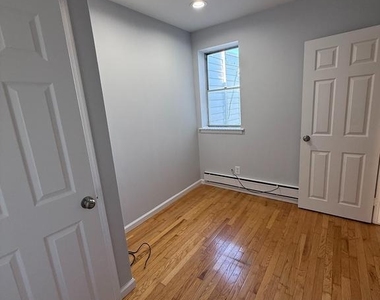 2425 S Warnock Street - Photo Thumbnail 14