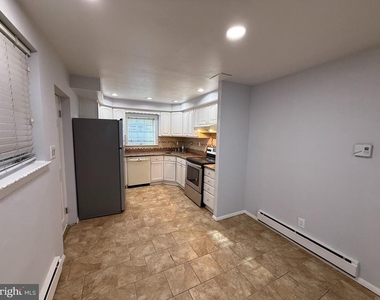 2425 S Warnock Street - Photo Thumbnail 5