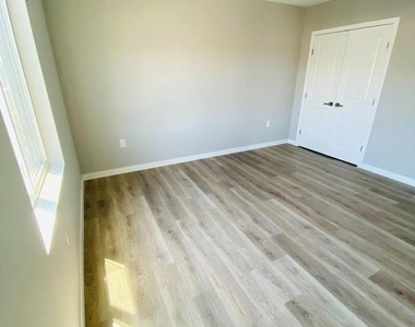 2807 S 11th Street S - Photo Thumbnail 13