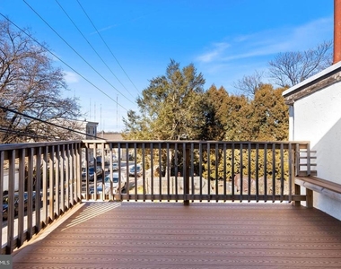 400 Green Lane - Photo Thumbnail 9