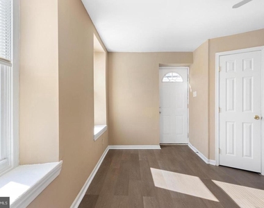 400 Green Lane - Photo Thumbnail 1