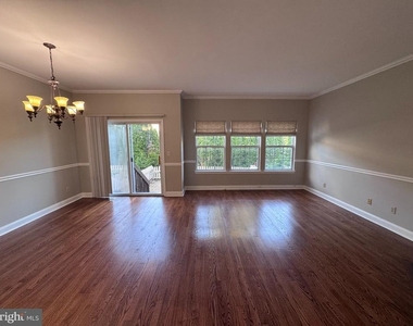 216 E Waverly Court - Photo Thumbnail 12