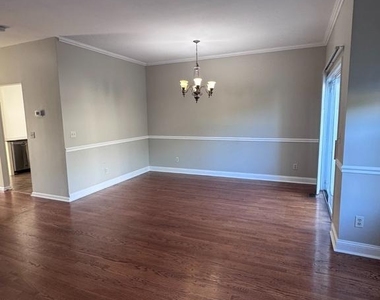 216 E Waverly Court - Photo Thumbnail 13