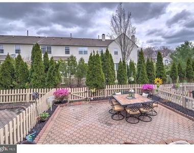 216 E Waverly Court - Photo Thumbnail 28