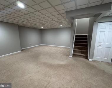 216 E Waverly Court - Photo Thumbnail 25