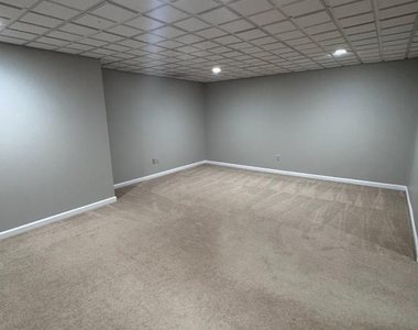 216 E Waverly Court - Photo Thumbnail 26