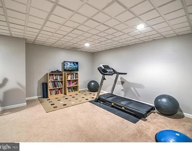 216 E Waverly Court - Photo Thumbnail 23