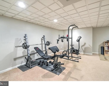 216 E Waverly Court - Photo Thumbnail 24